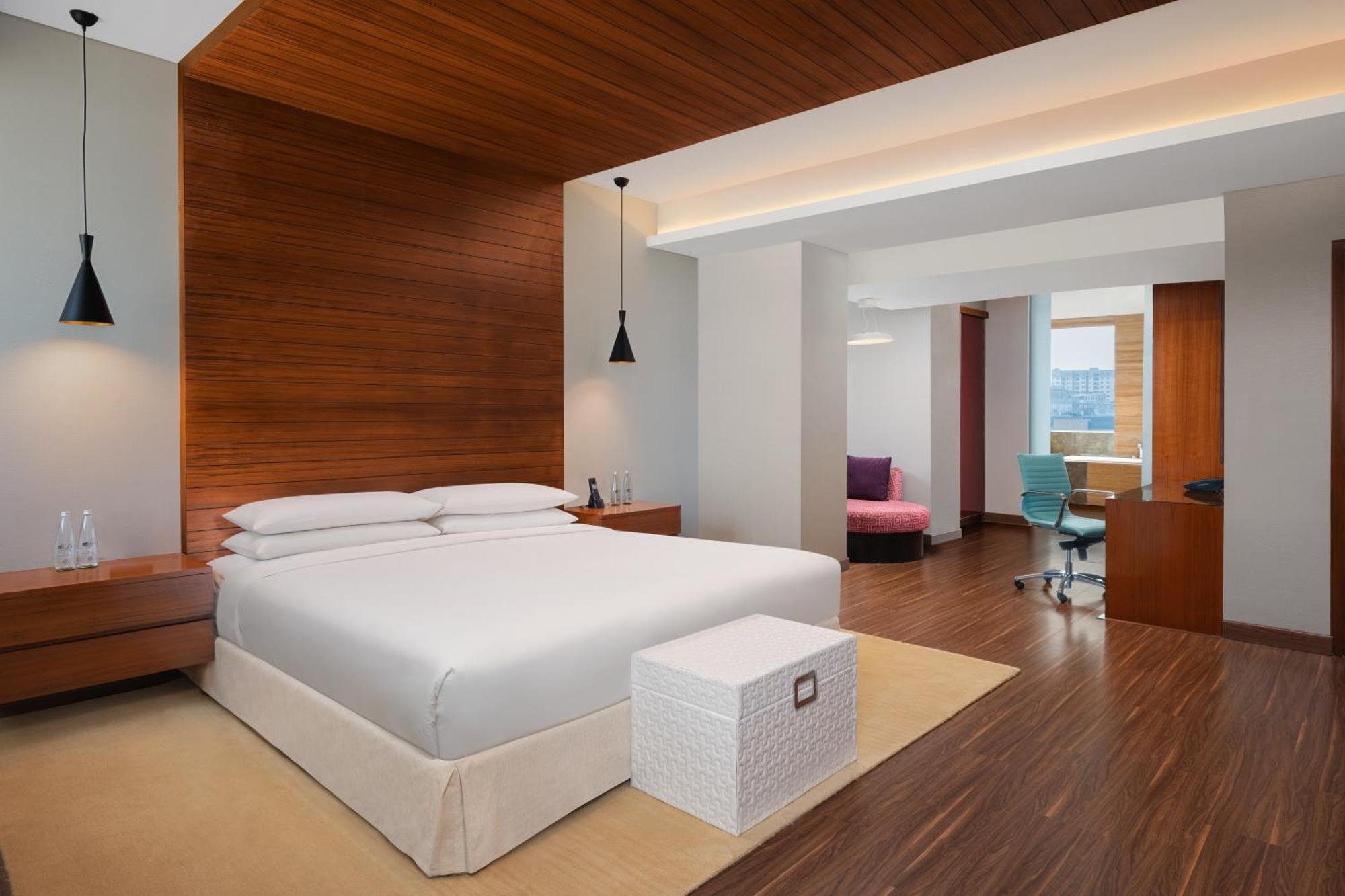Aloft Bengaluru Outer Ring Road Hotel Bagian luar foto